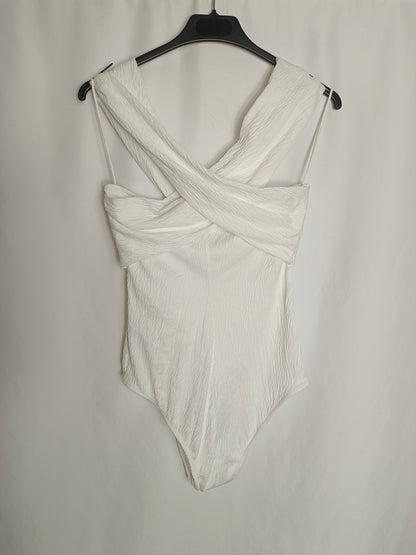 OYSHO. Body blanco textura T.s