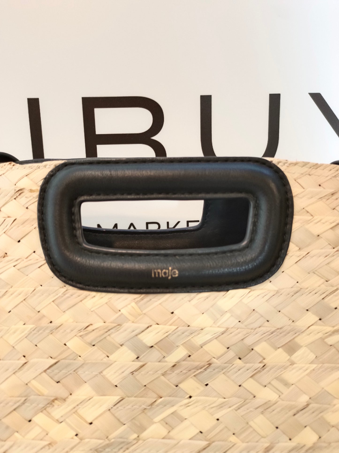 MAJE. capazo rafia detalles negros (Tara)