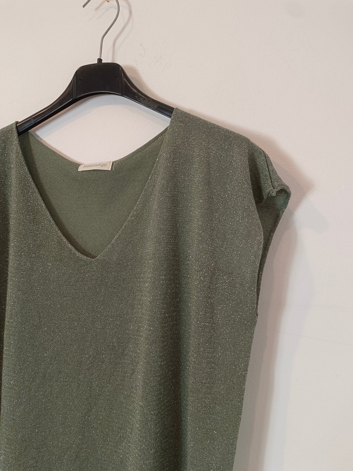 RENATTA&GO. Camiseta verde hilos Tu(m)