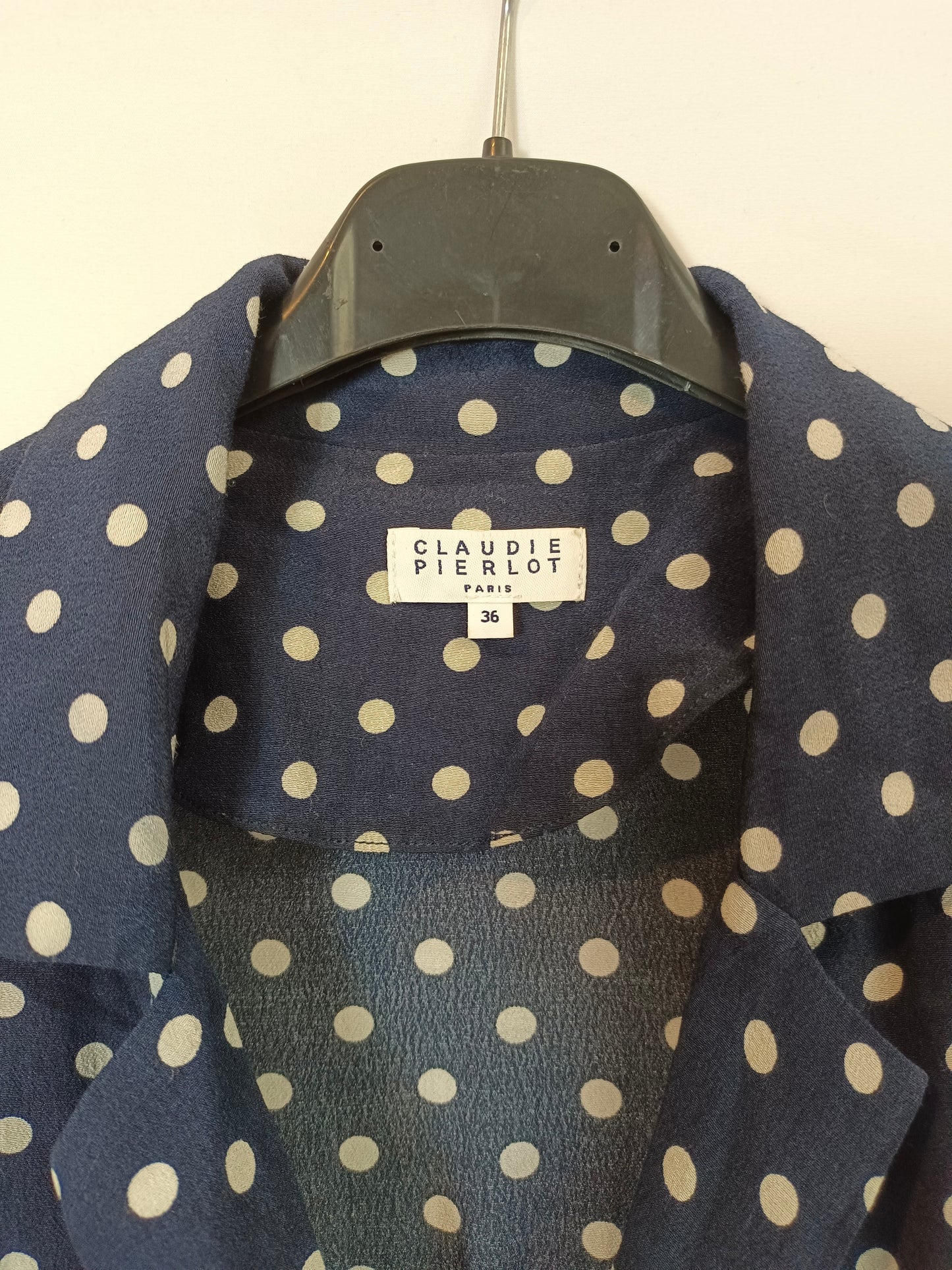 CLAUDIE PIERLOT. Blusa azul lunares T.36
