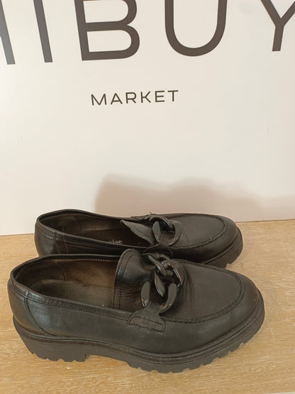 BRYAN STEPWISE. Mocasines negros cadena T.37