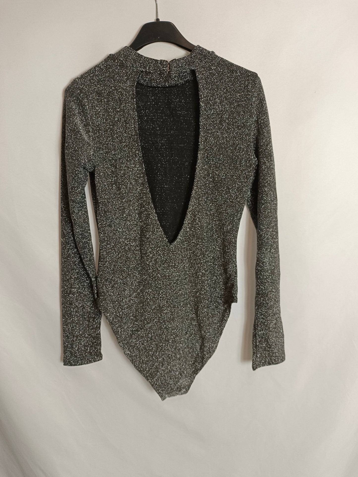 H&M. Body negro y plateado T.m