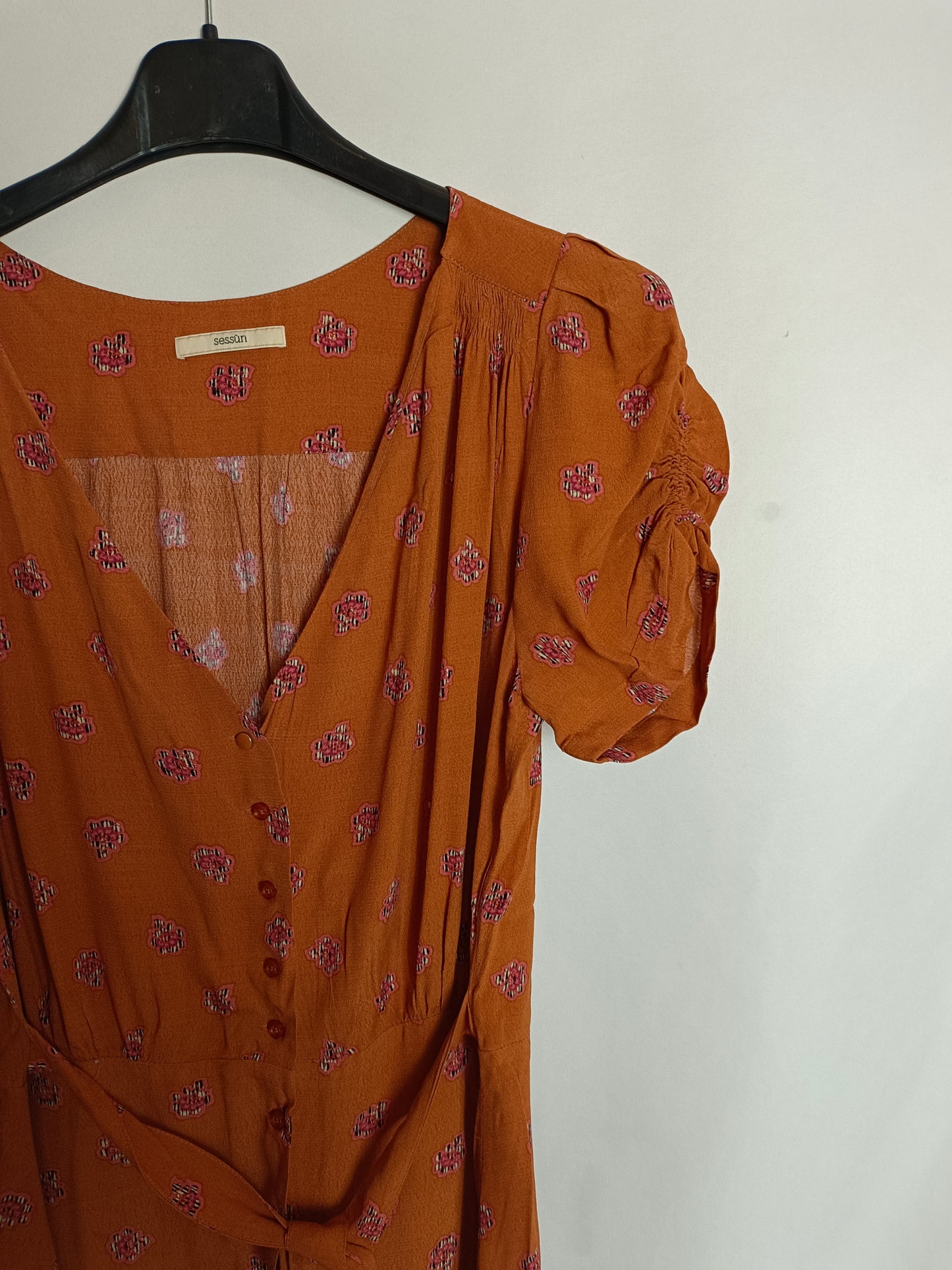 SESSUN. Long orange printed T-shirt dress.