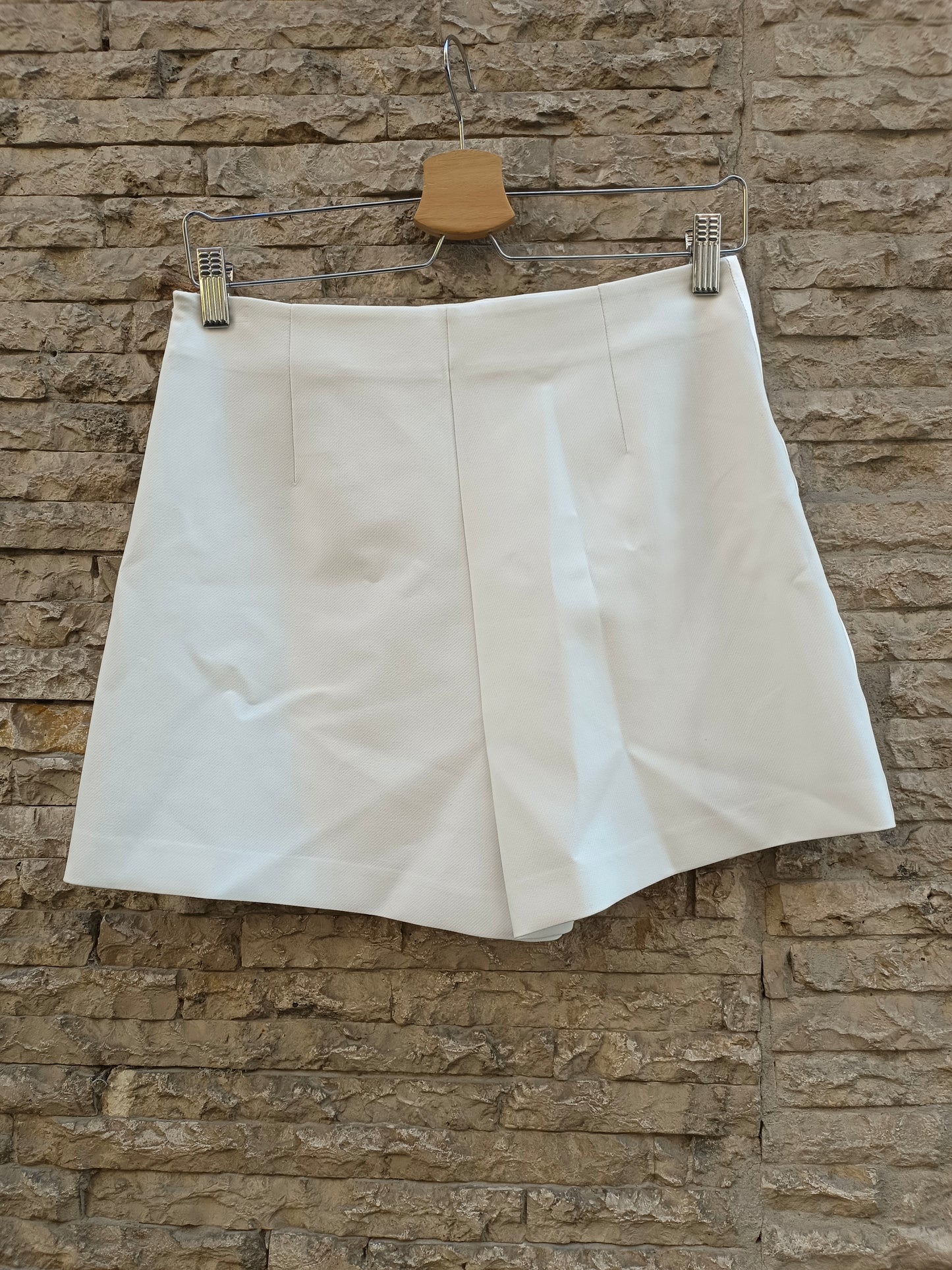 ZARA. Falda pantalón corto blanco T.s