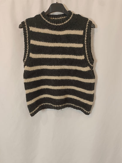 ZARA. Black and white striped vest Ts