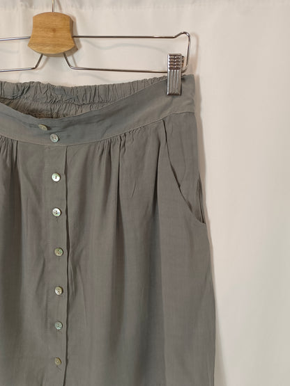 OTHERS. Short green buttoned skirt YOUR(S)