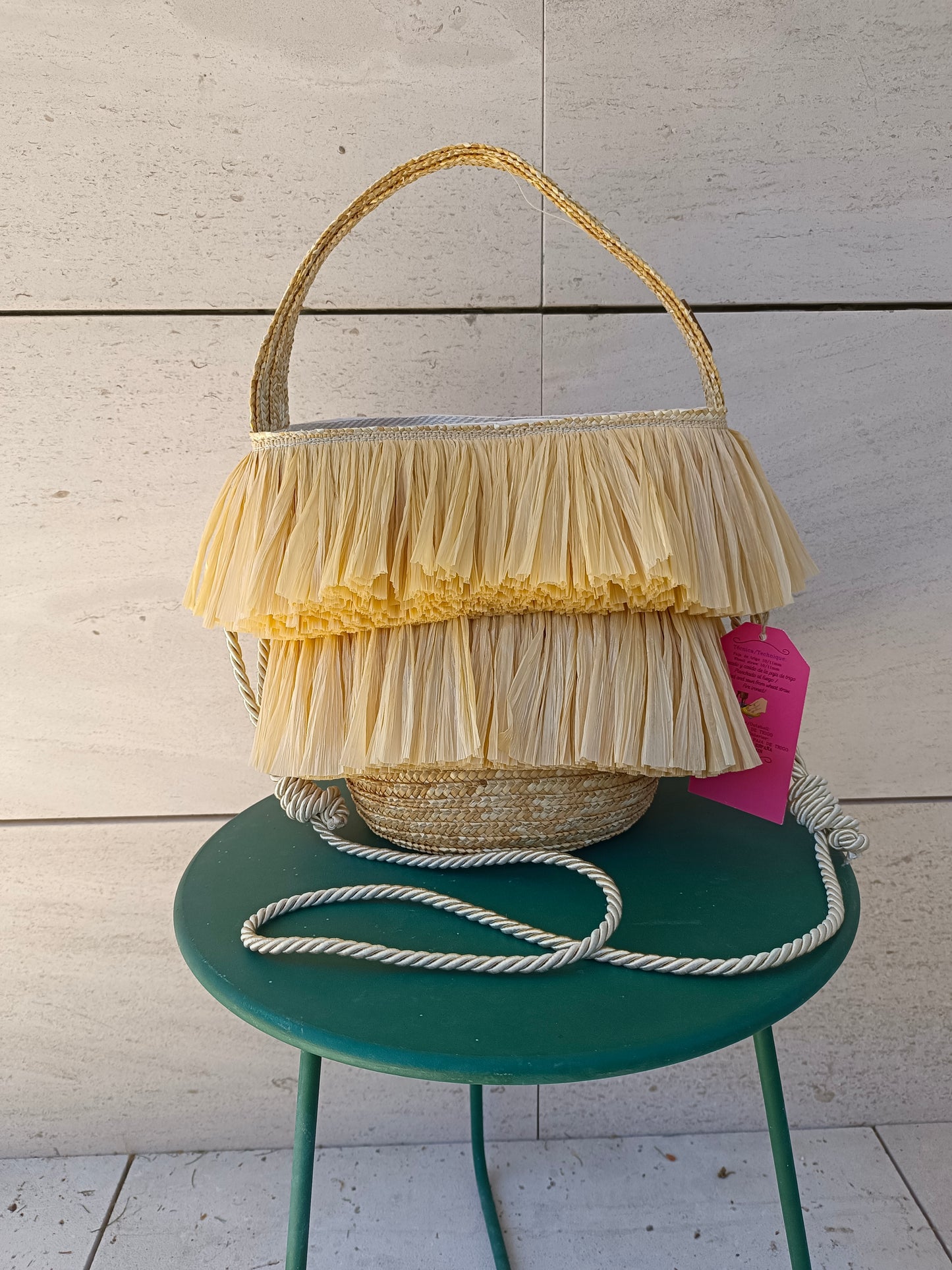 ZAHATI. Bolso rafia flecos