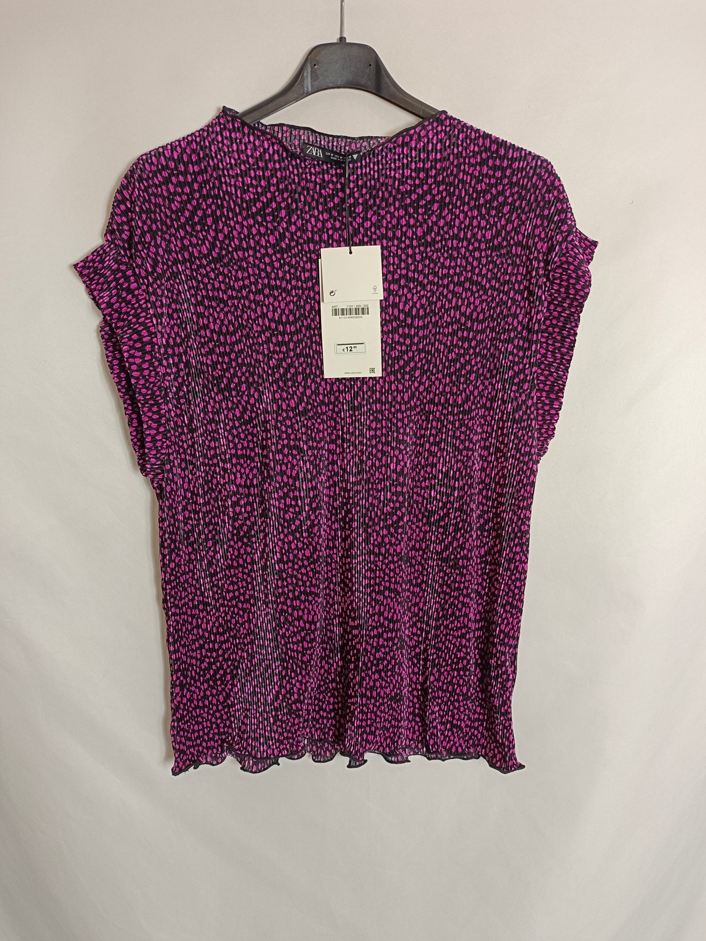 ZARA. Top negro plisado T.m