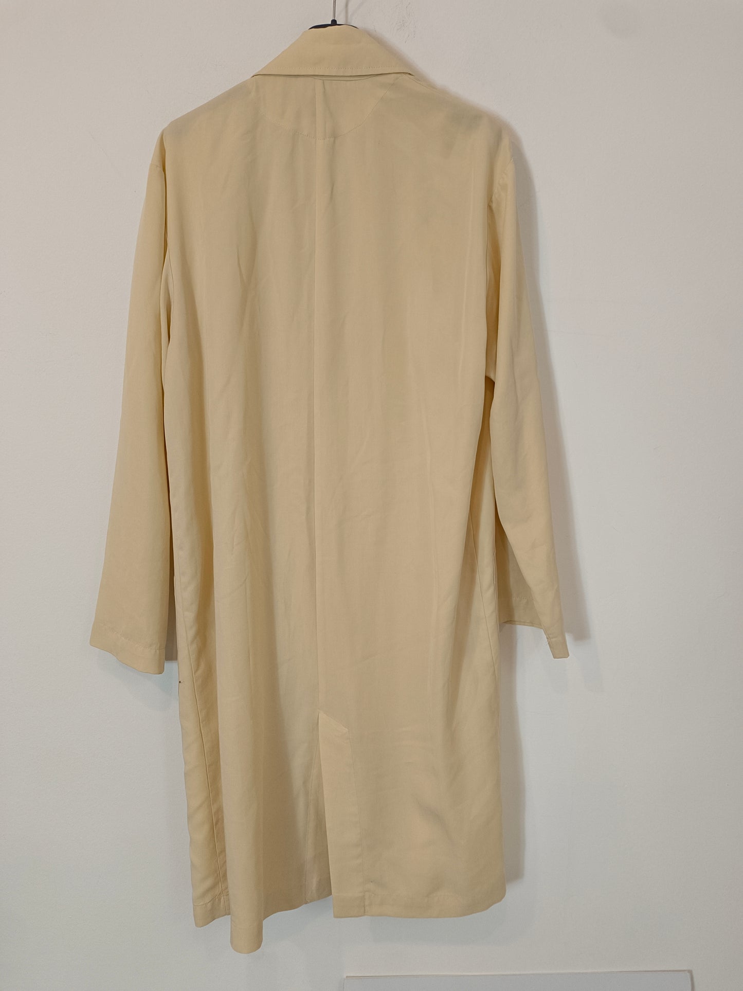 ZARA. Chaqueta fluida beige T.s