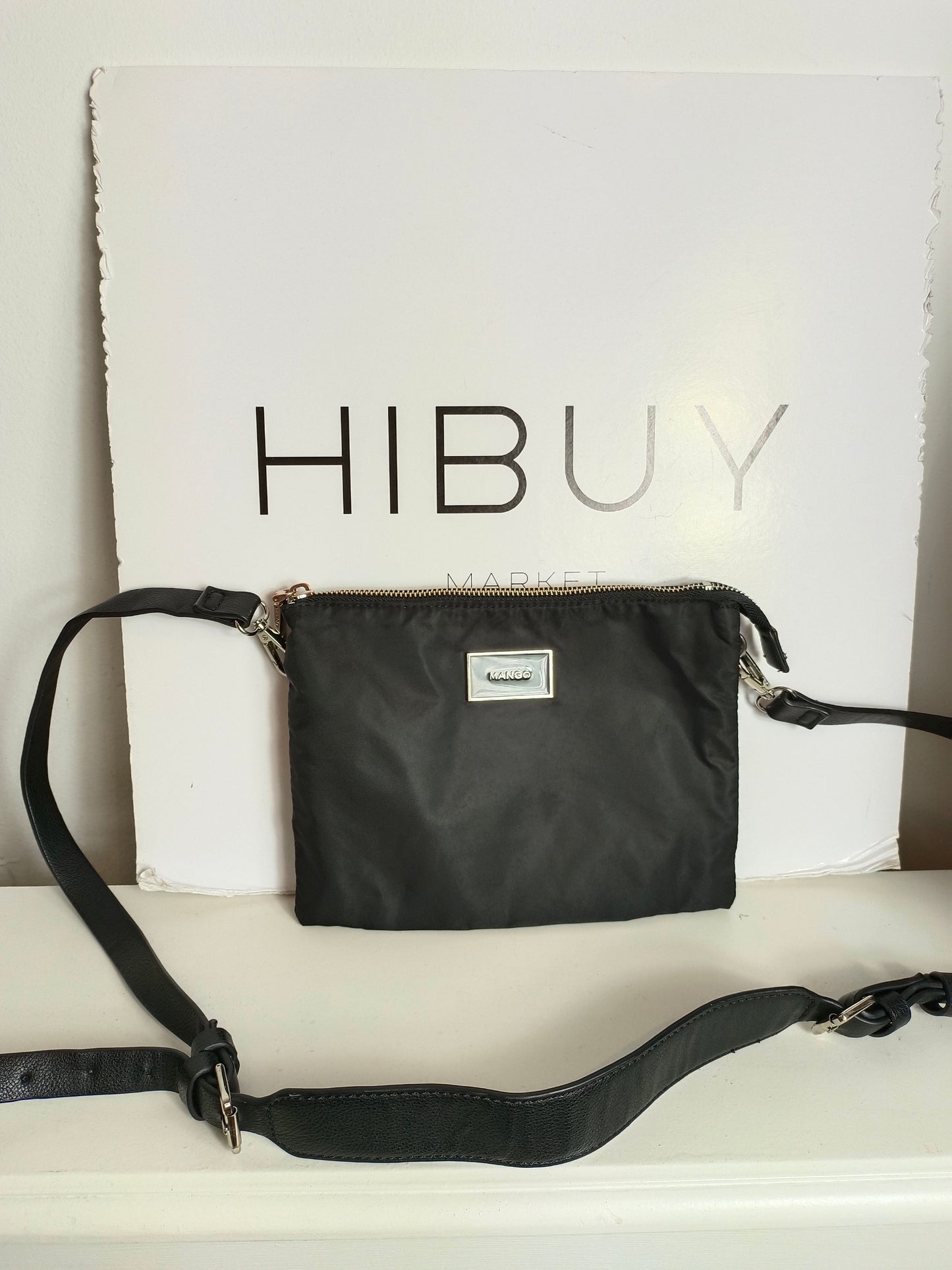 MANGO. Bolso negro lona