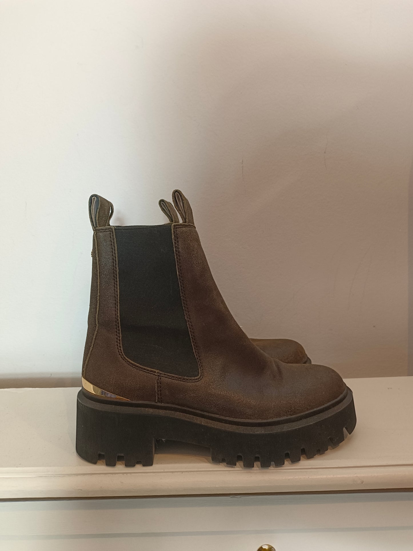 MAJE. Botines verdes suela ancha T.38