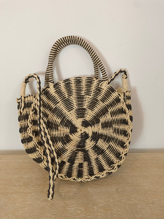 OTHERS. Round raffia bag
