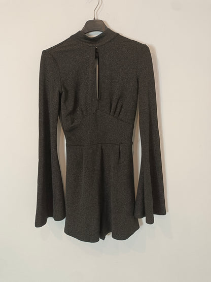 BERSHKA. Short thread jumpsuit, size XS.