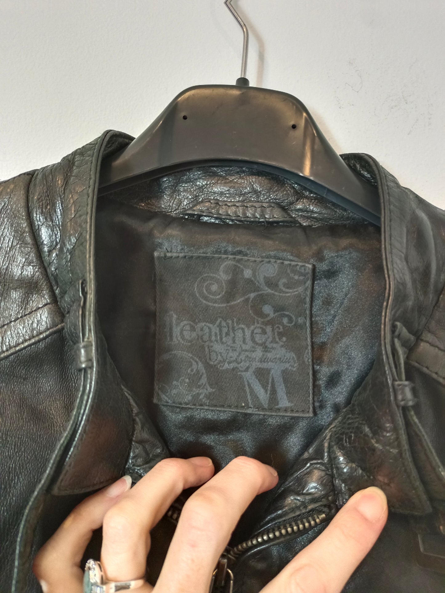 STRADIAVARIUS. Black leather jacket TM