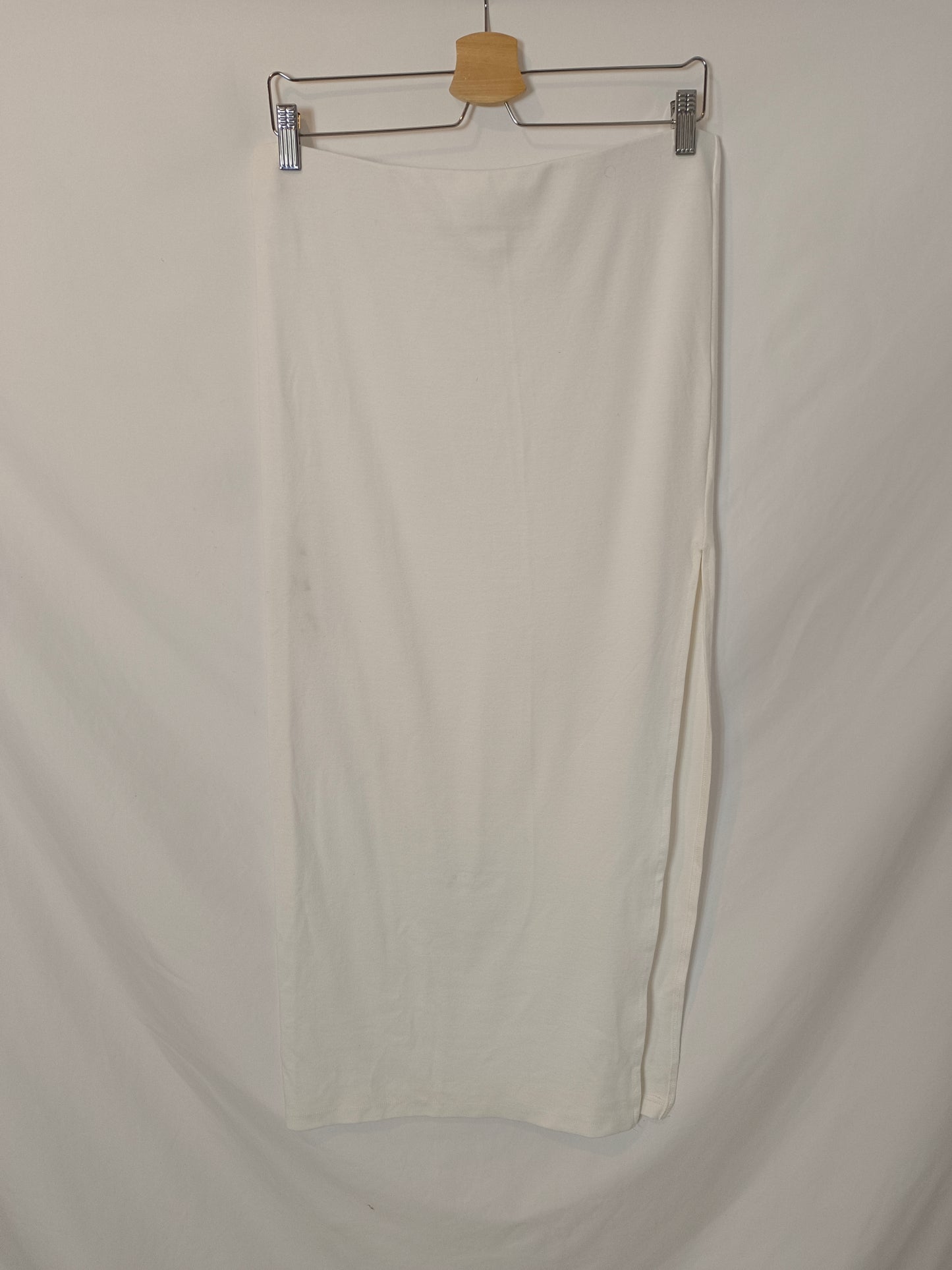 BERSHKA. White midi skirt Tl