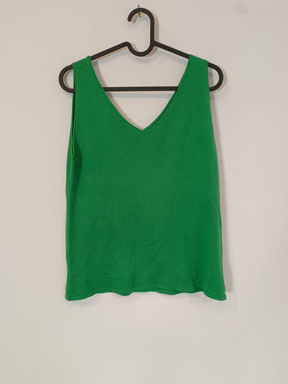 OTRAS. Top verde punto. TS/M