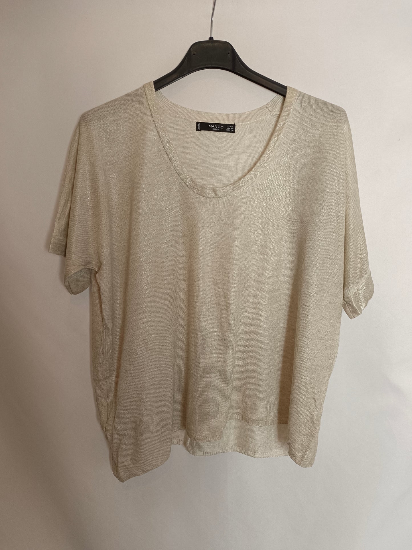 MANGO. Top beige detalles T.s