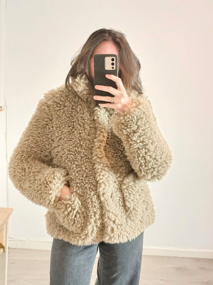 ZARA. Abrigo beige rizo T.s