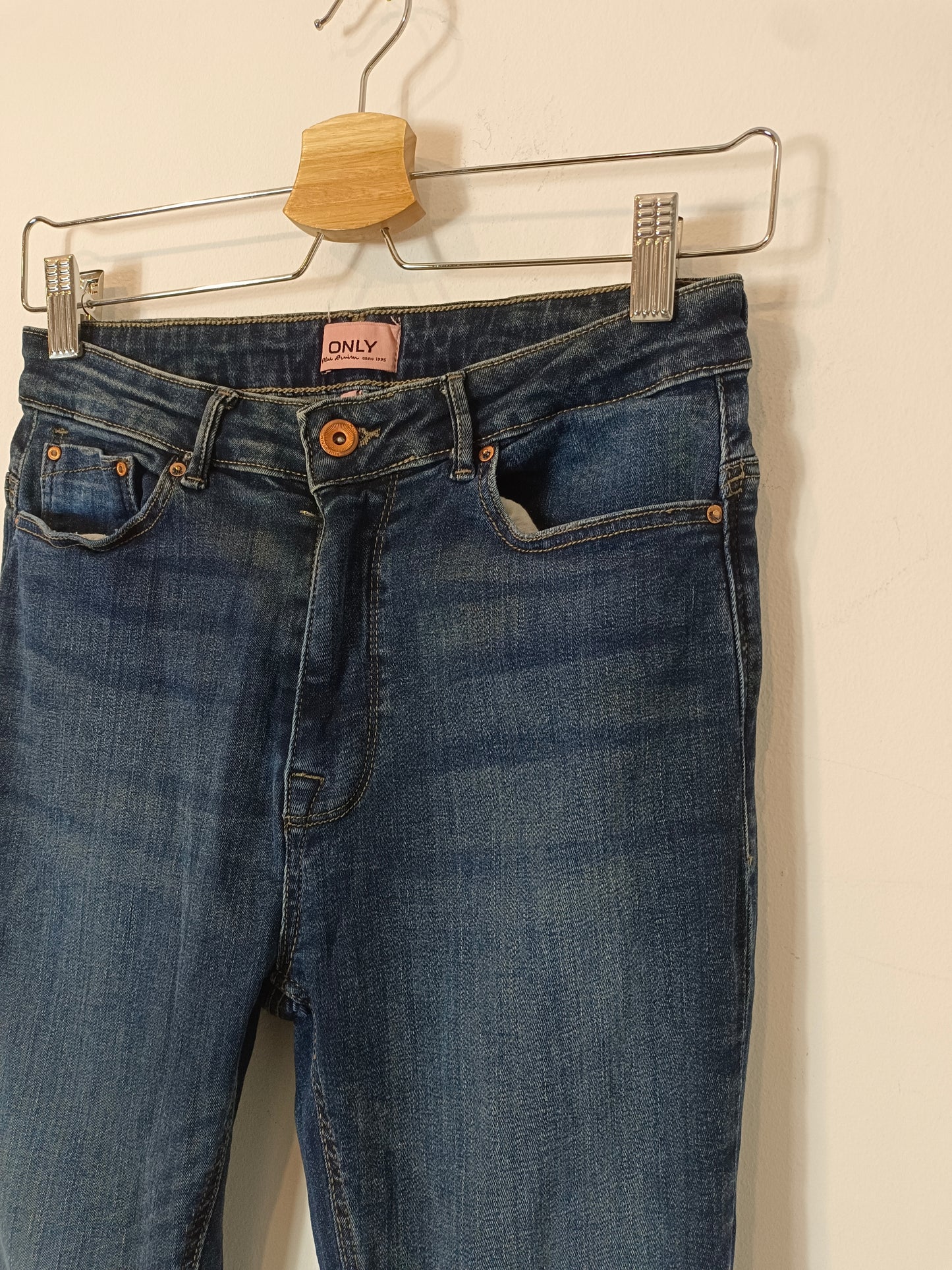 ONLY. Pantalón denim campana T.m