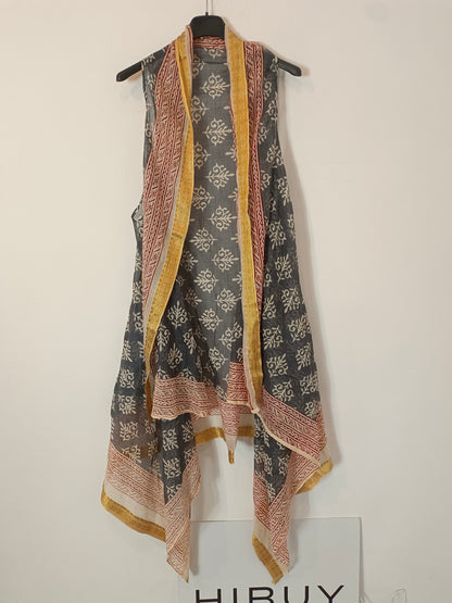 OTRAS. Chaleco fino estampado  Tu(M)