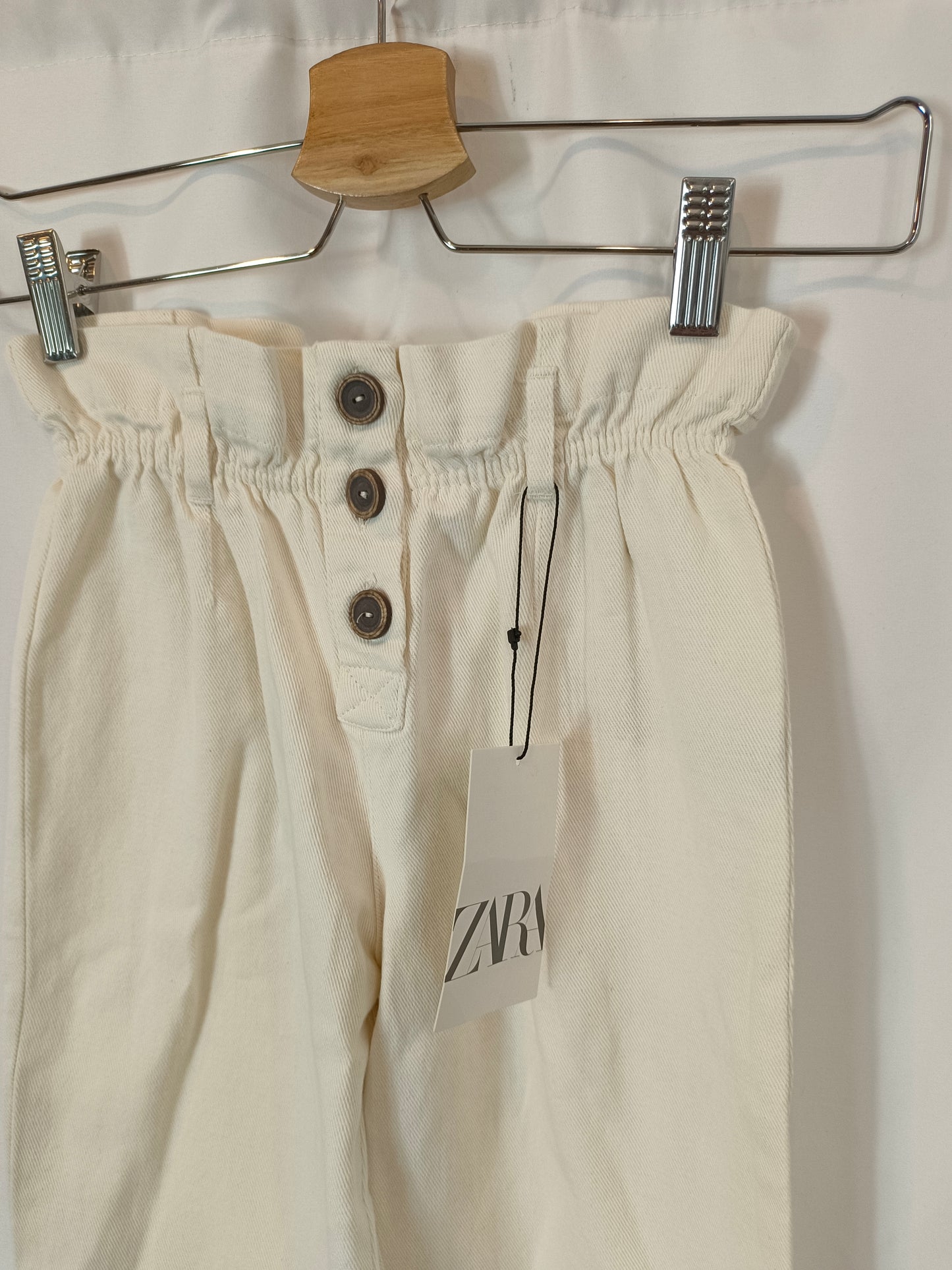 ZARA. White slowchy trousers, size 8 years