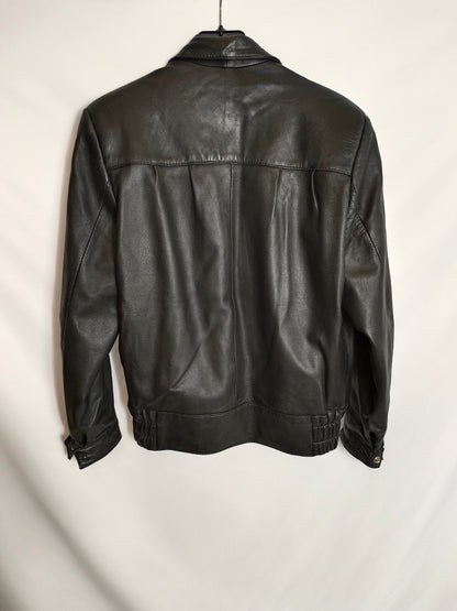 OTRAS. Cazadora negra vintage T.40 (tara)