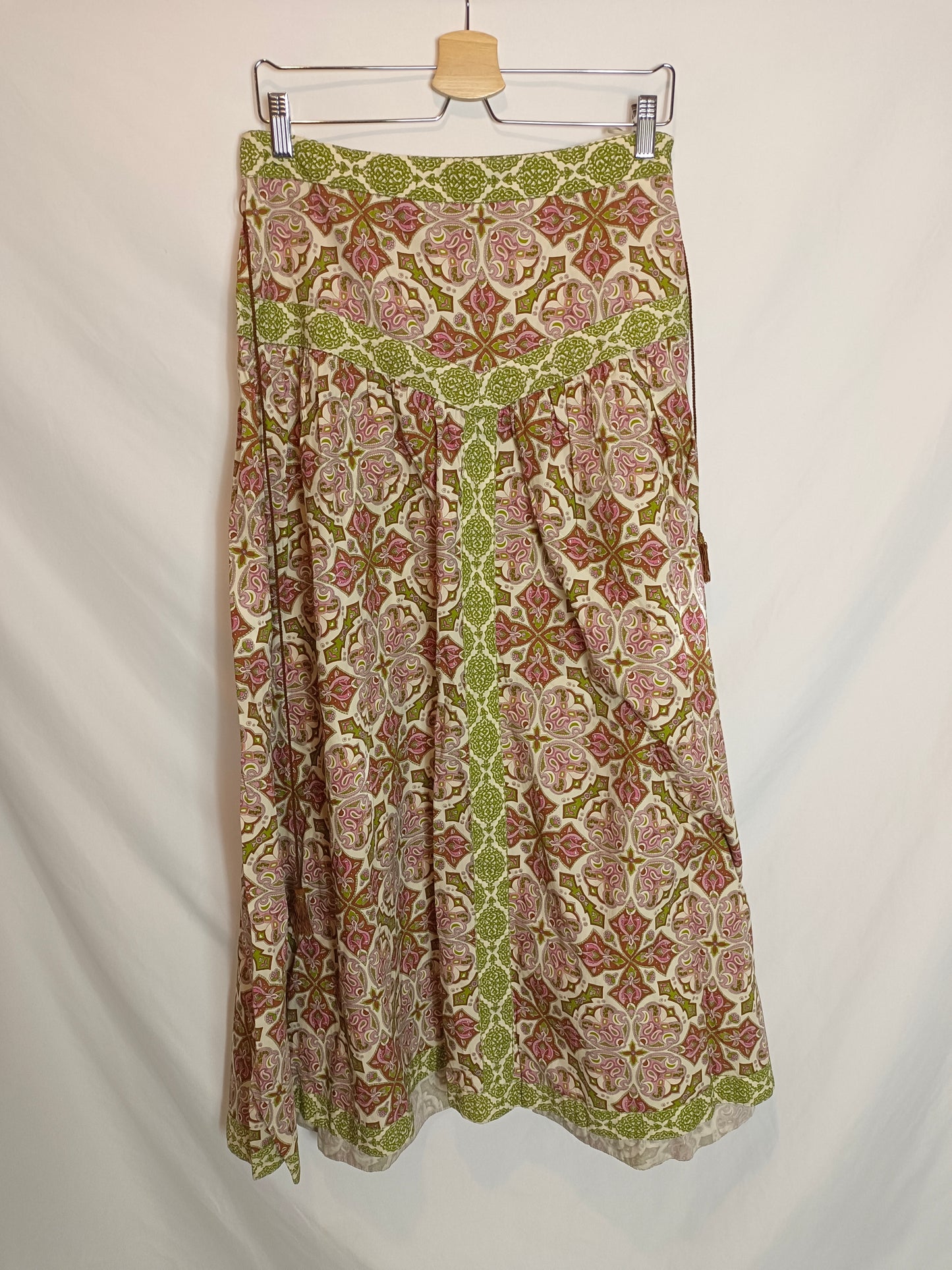 MANGO. Falda midi flores T.38