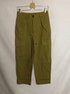 H&M. Pantalón verde caqui bolsillos T.36