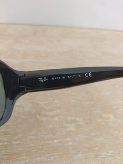 RAYBAN. Gafas de sol montura negra