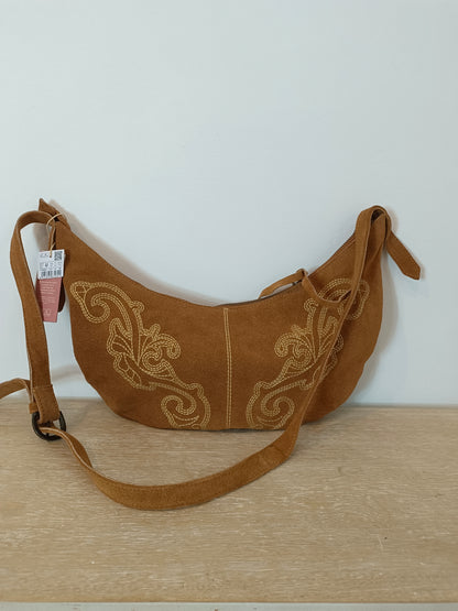 SLOWLOVE. Bolso piel bordado