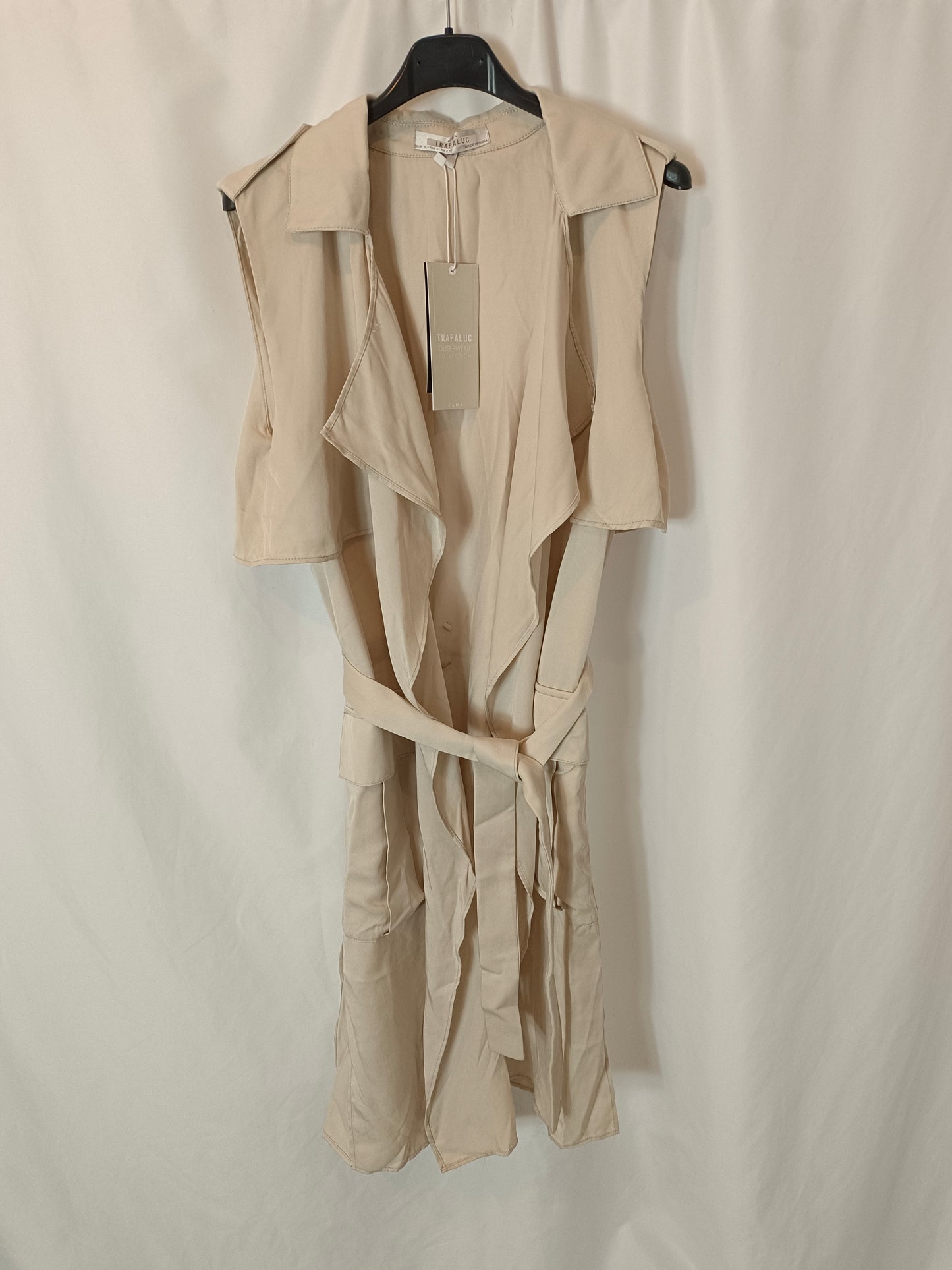 ZARA. Flowing beige vest with pockets. TS