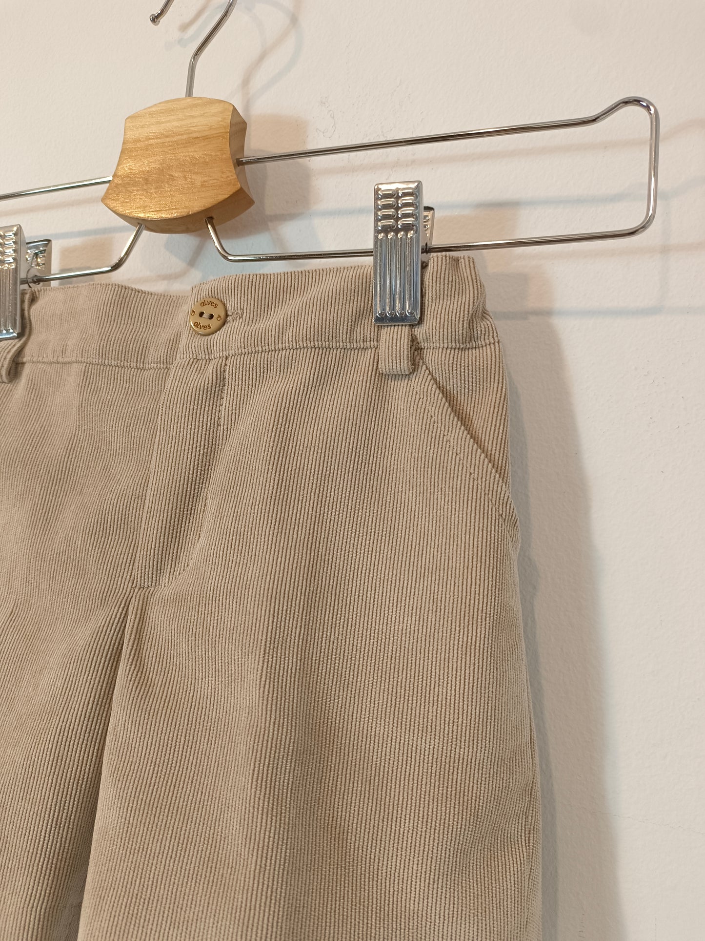 OTRAS. Pantalón corto beige pana T.18 meses