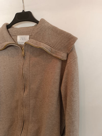 ZARA. Total look punto beige T.13-14 años