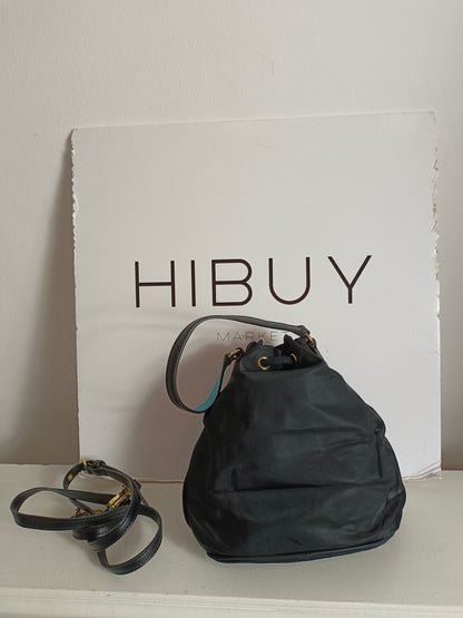 BIMBA Y LOLA. Bolso negro lona