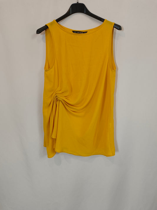 ZARA. Yellow top with gathered detail T.xs