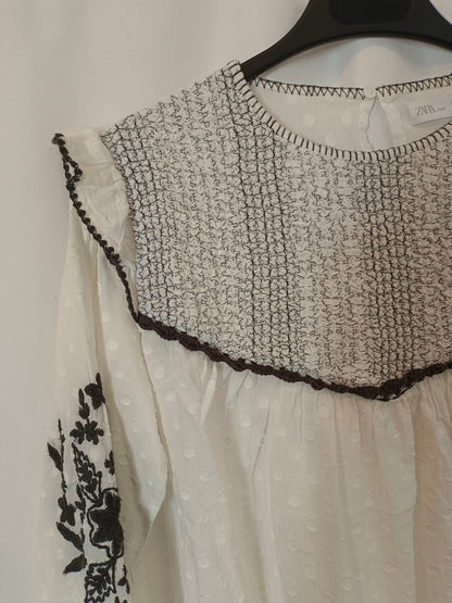 ZARA. White plumeti blouse, size 13-14 years