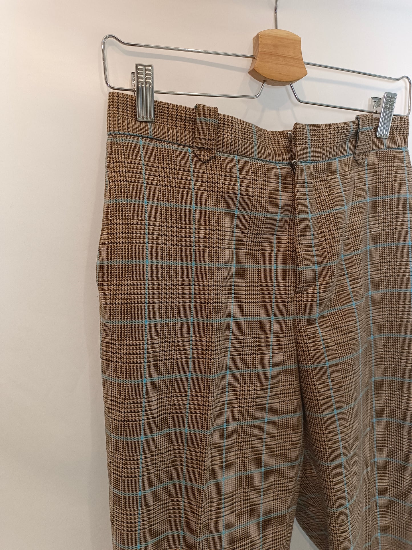 SCALPERS. Checkered trousers with thread detailing Ts