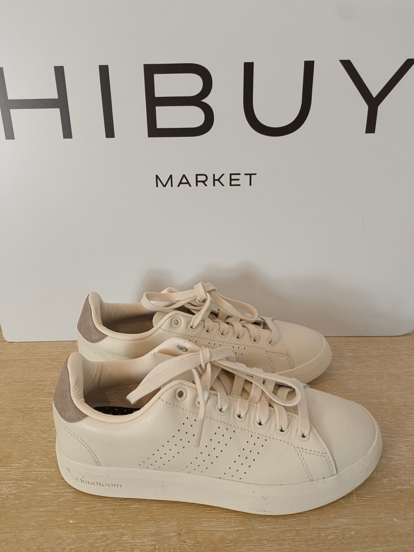 ADIDAS. Zapatillas blancas detalles beige T.38