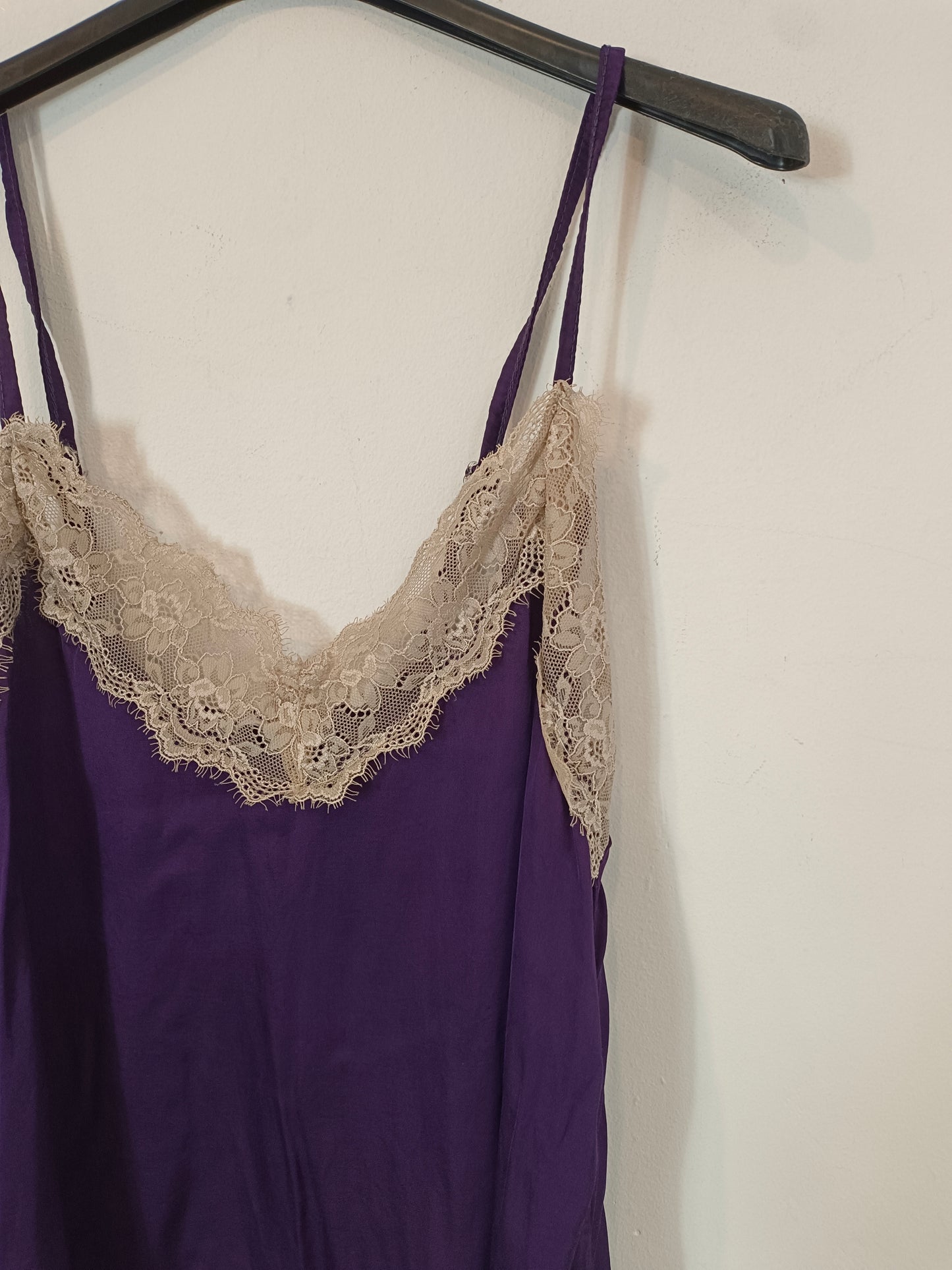 NEW LOOK. Top lencero berenjena. T S/M