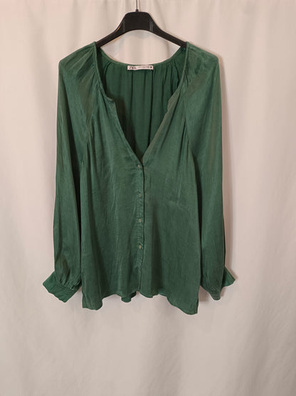 ZARA. Flowy green blouse T.xs