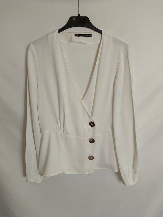 SFERA. Blusa blanca cruzada T.m