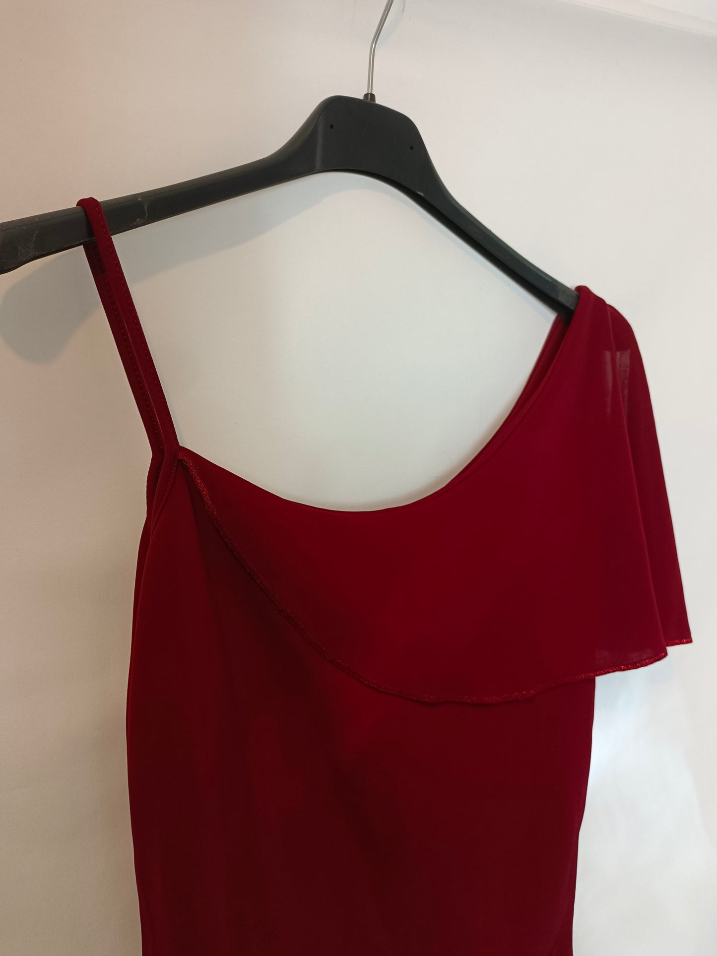 SAKS WOMAN. Top burdeos volante TU(S)