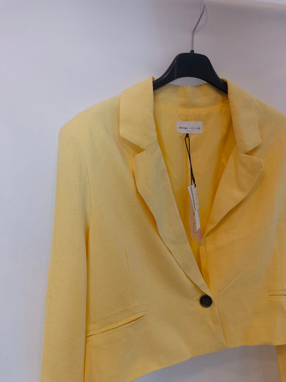 LEFTIES. Yellow cropped blazer Ts