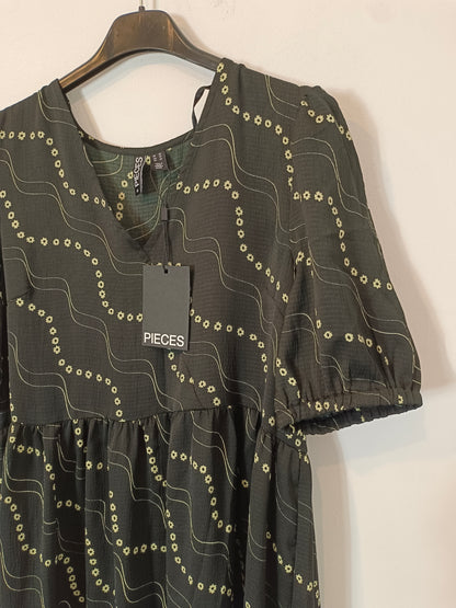 PIECES. Vestido fluido negro flores T.xs