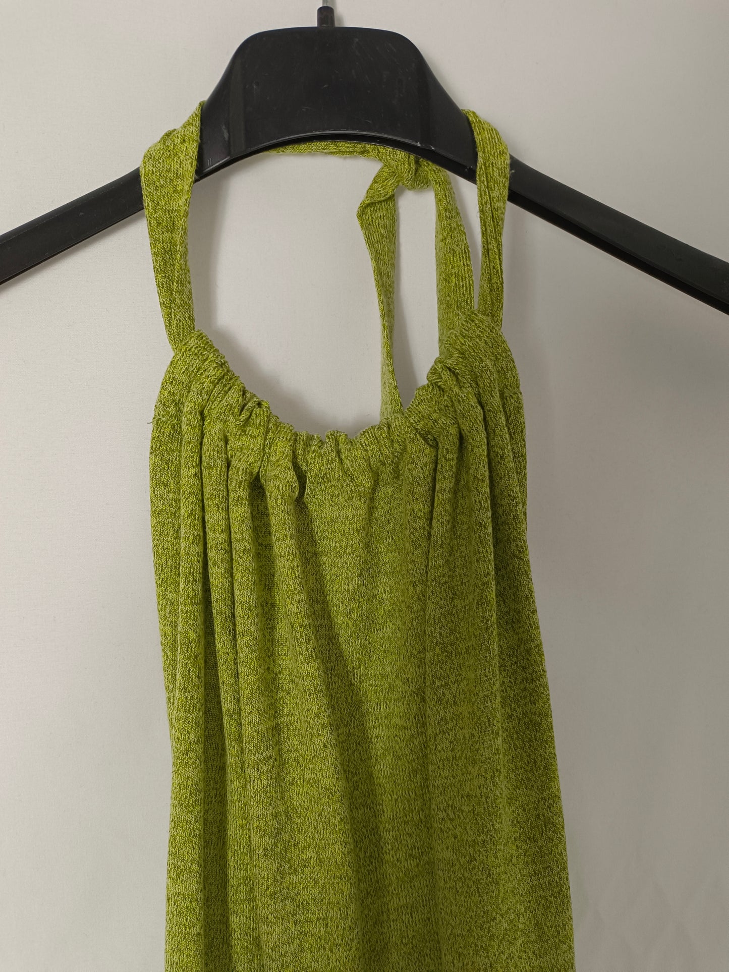 ZAFUL. Top verde cuello halter T.s