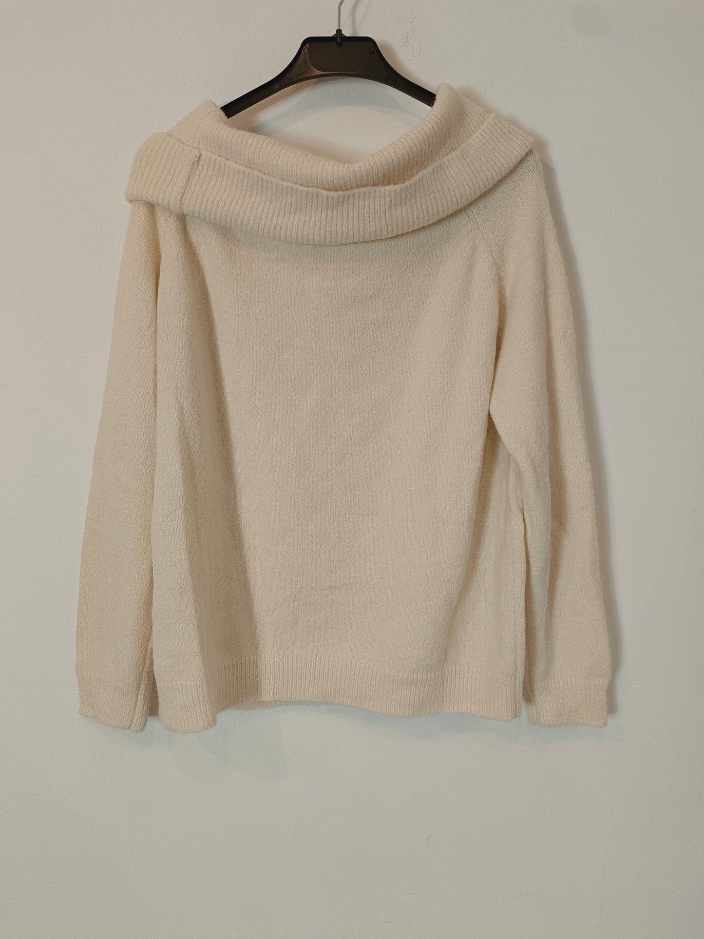 CHRISBOTTI. Jersey beige cuello amplio T.u(m)