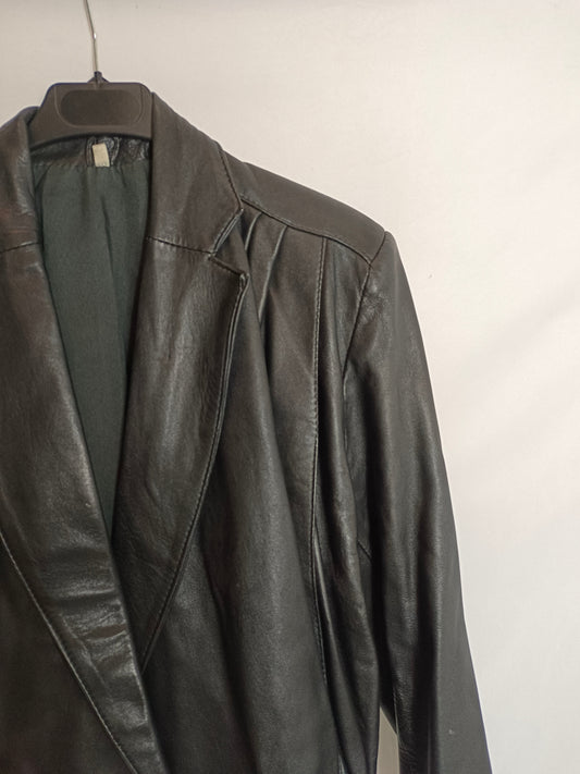 OTRAS. Cazadora negra vintage T.40 (tara)