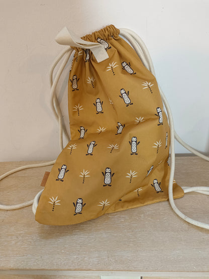 FRESK. Waterproof penguin backpack