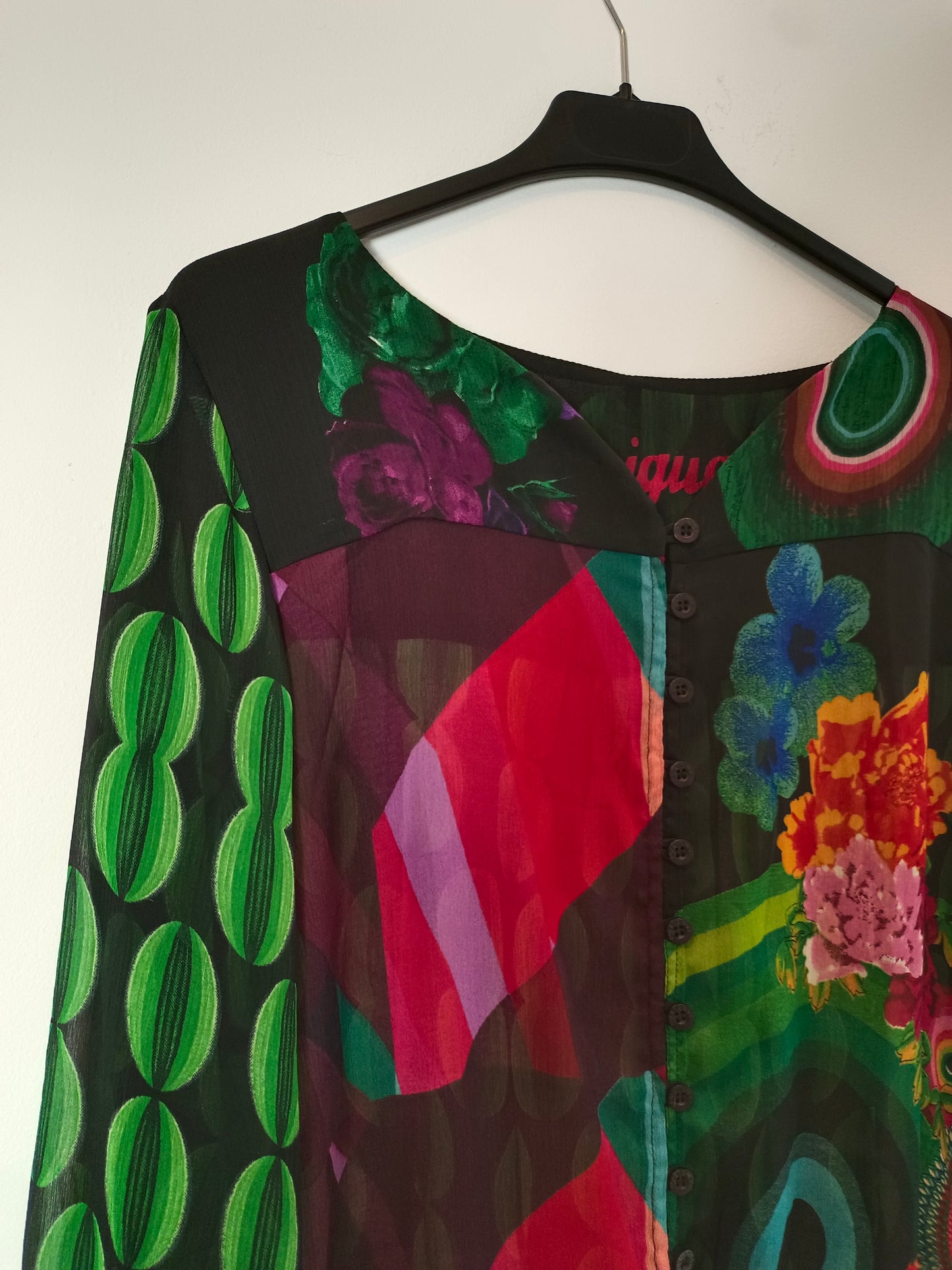 DESIGUAL. Blusa estampada semitransparente T.m/l