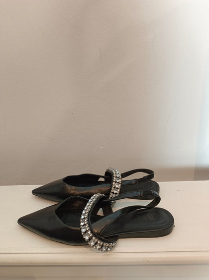 H&M. Bailarina negra pedrería T.38